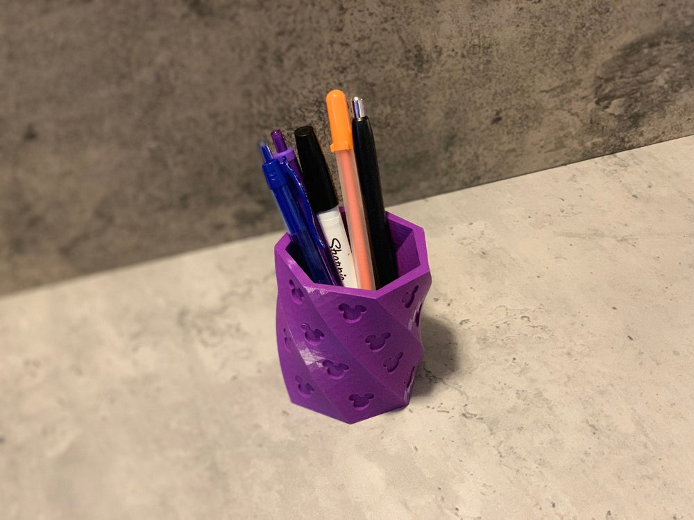 
                  
                    Mouse Twisted Pen and Pencil Holder
                  
                